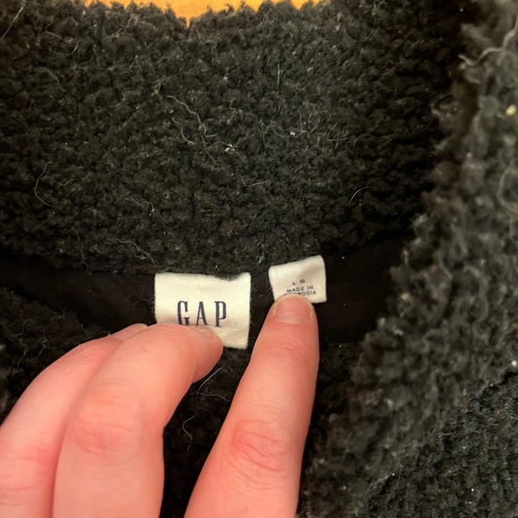 Gap Sherpa Pullover - Picture 2 of 5
